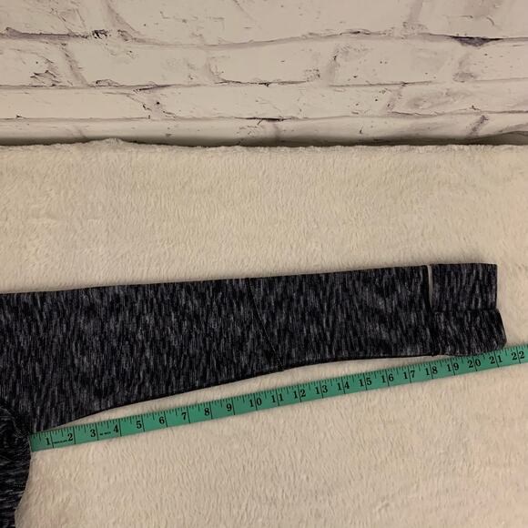 Lululemon Women's Athletic Jacket Size 10 - Picture 9 of 11